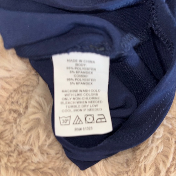 Vince Camuto ~ Garden Romance Cold Shoulder! 💙 - Picture 9 of 11